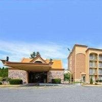 Howard Johnson by Wyndham Clifton NJ